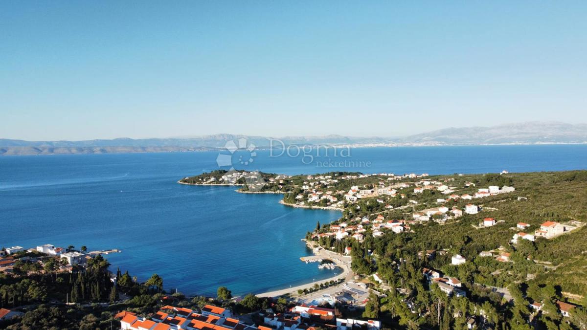 Terreno edificabile Grohote, Šolta, 15.000m2