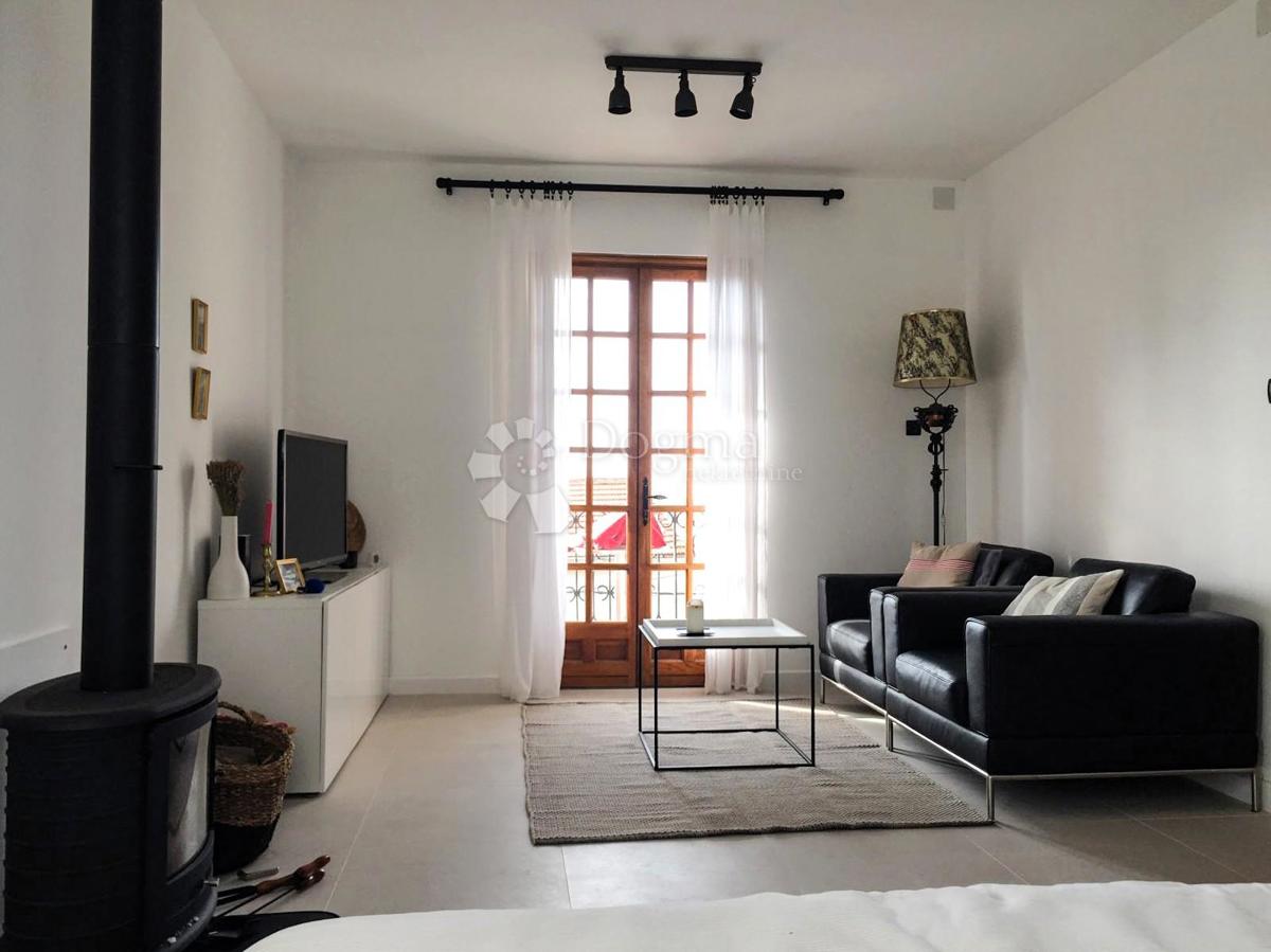  Casa indipendente (3 appartamenti) Pakoštane - vista mare