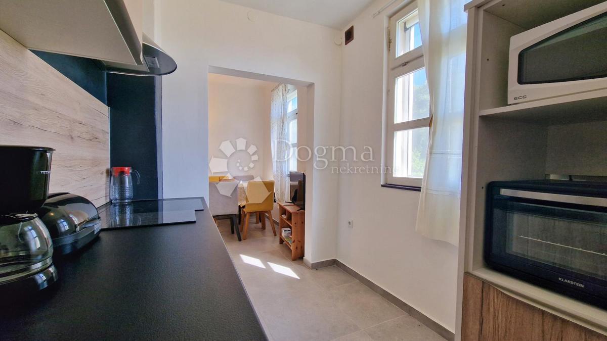 BELLISSIMA CASA PIANO CON PISCINA E GIARDINO IN POSIZIONE TRANQUILLA!