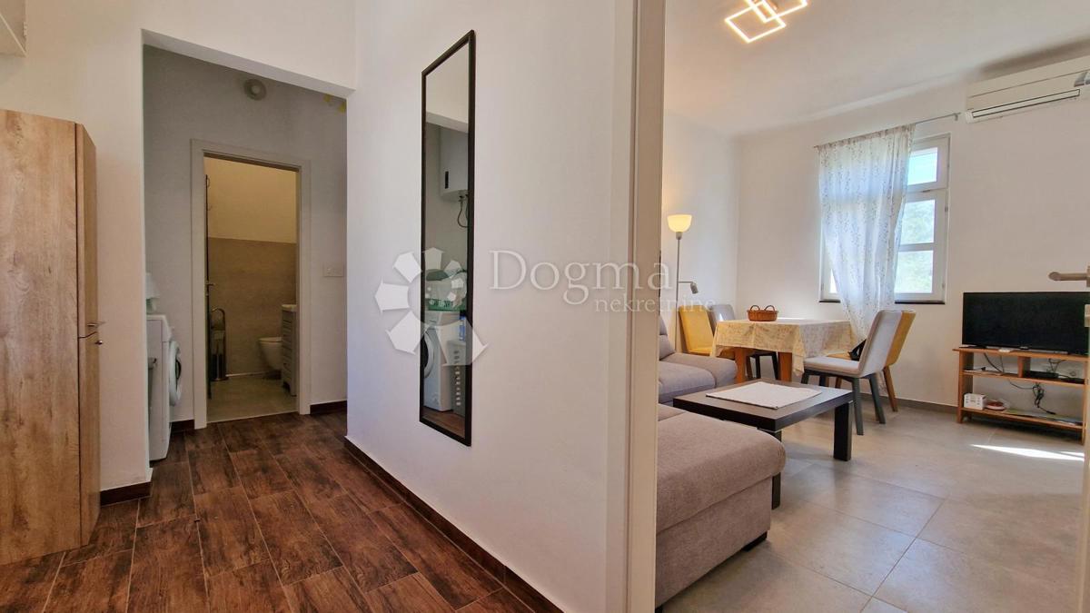 BELLISSIMA CASA PIANO CON PISCINA E GIARDINO IN POSIZIONE TRANQUILLA!