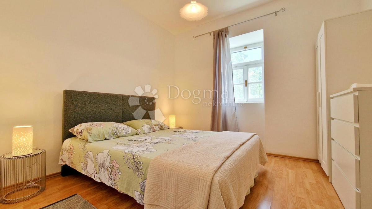 BELLISSIMA CASA PIANO CON PISCINA E GIARDINO IN POSIZIONE TRANQUILLA!