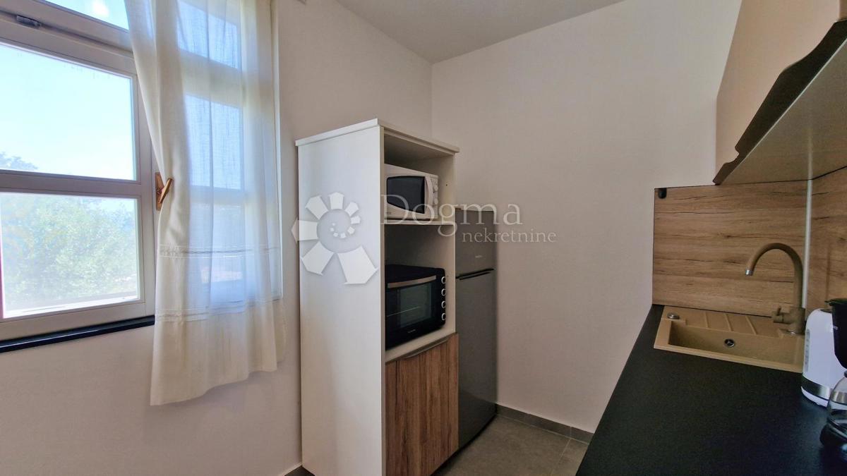 BELLISSIMA CASA PIANO CON PISCINA E GIARDINO IN POSIZIONE TRANQUILLA!