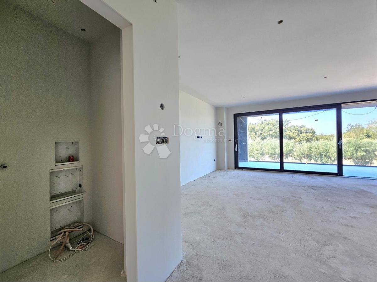 Umago, nuova costruzione di alta qualità a 10 minuti dal mare