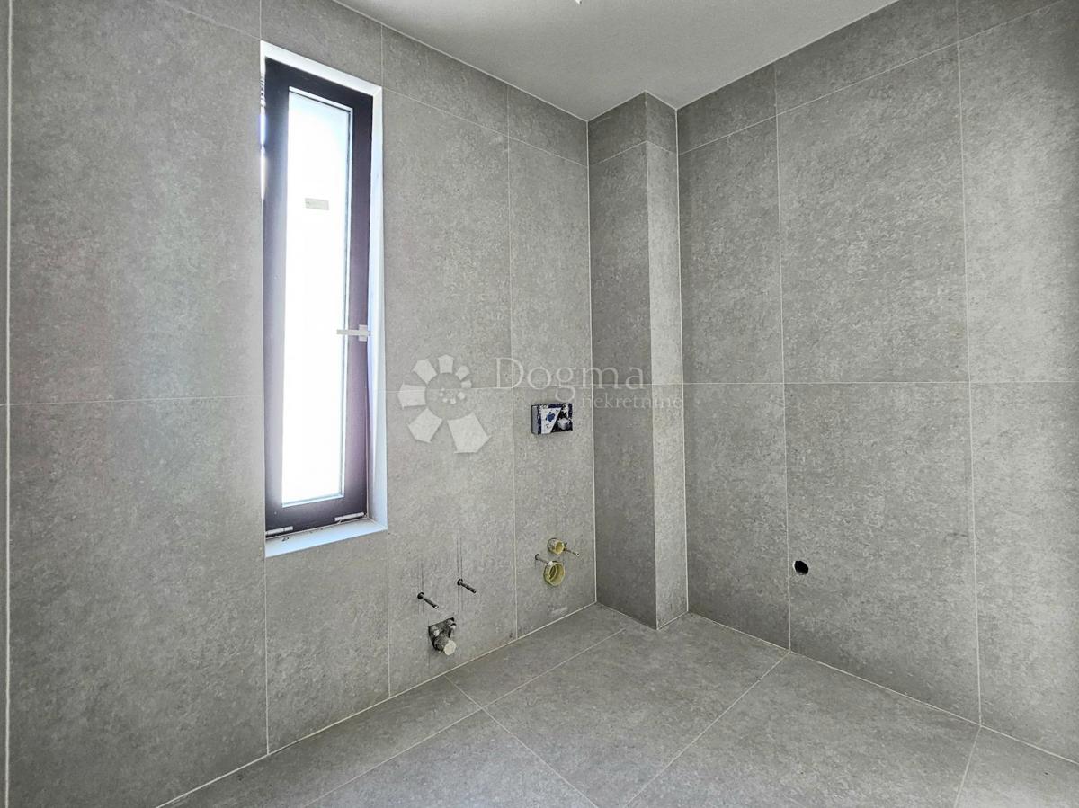 Umago, nuova costruzione di alta qualità a 10 minuti dal mare