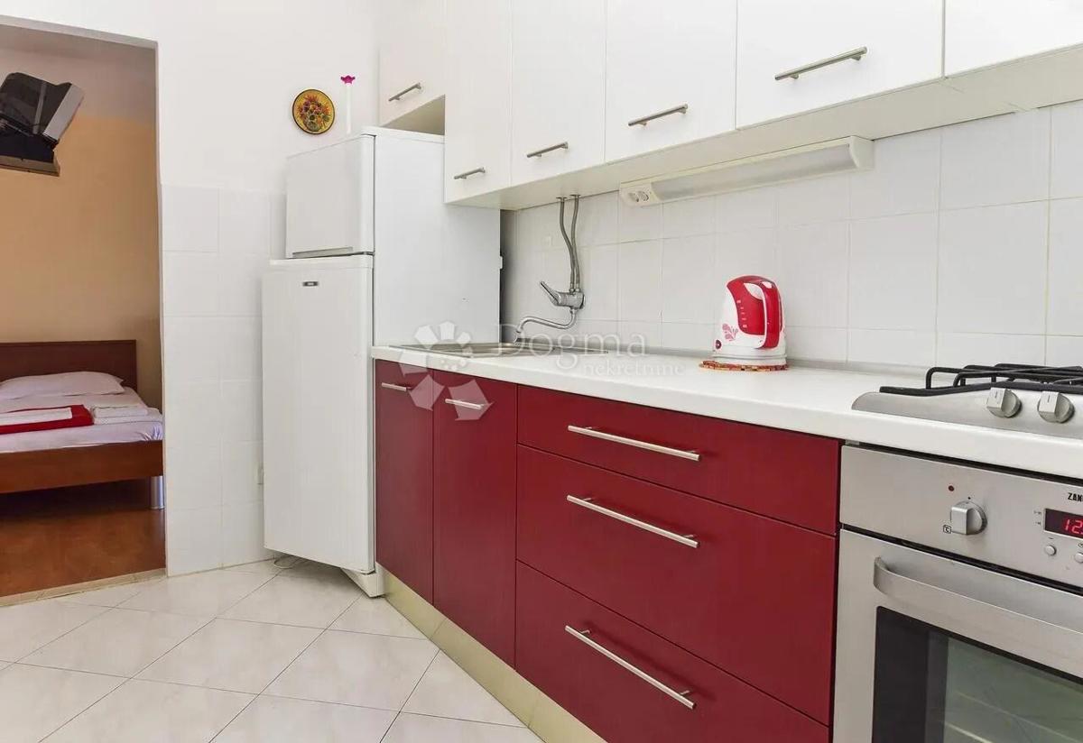 Casa Okrug Donji, Okrug, 525m2