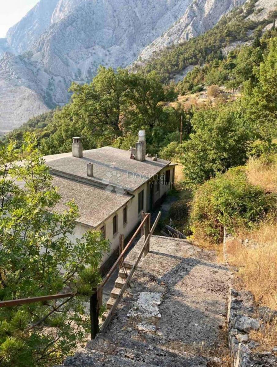 Terreno edificabile Bast, Baška Voda, 1.463m2