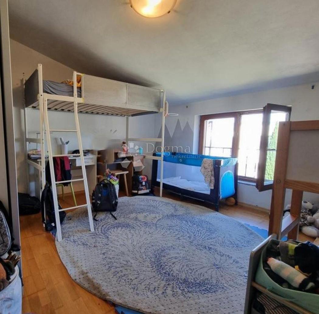 Appartamento con due camere da letto e loggia - 83m2 - Dignano