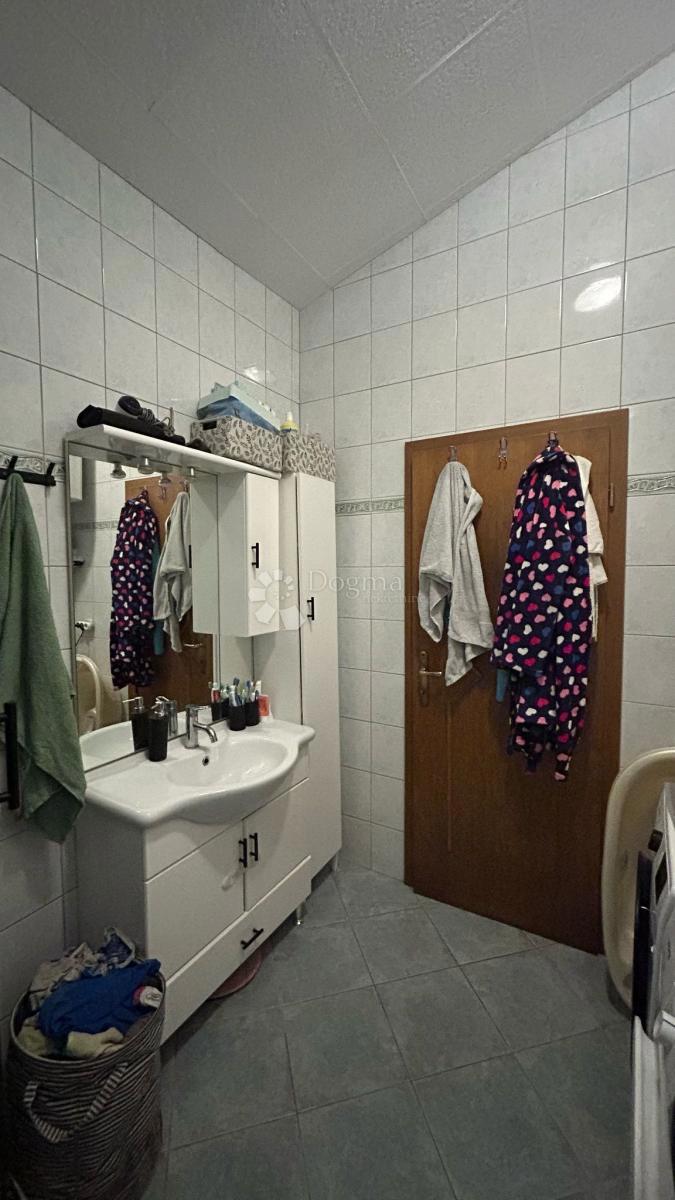 Appartamento con due camere da letto e loggia - 83m2 - Dignano