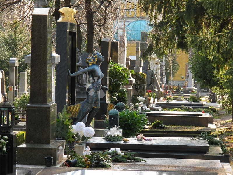 Mirogoj, Gornji Grad - Medveščak, 8m2