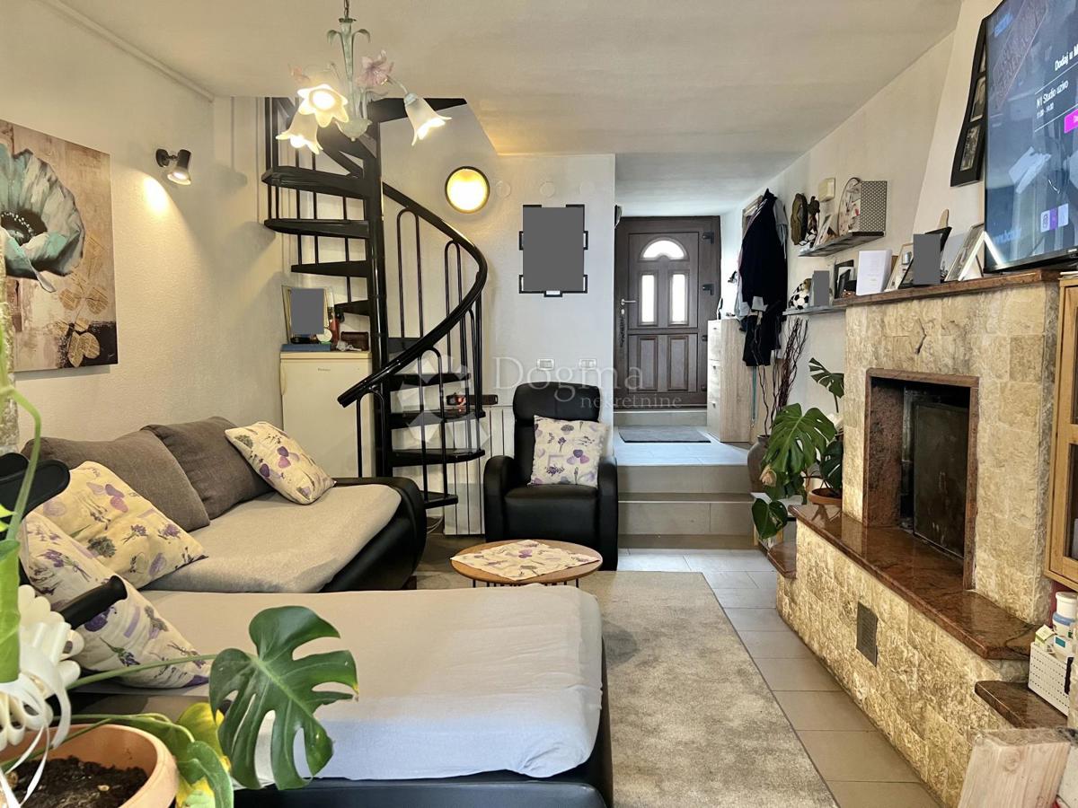 CASA NEL CENTRO STORICO CON VISTA MARE