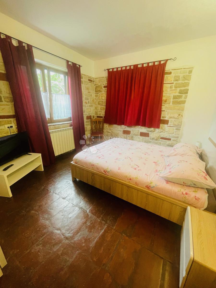 Albergo Buje, 1.229m2