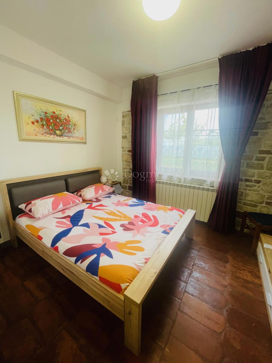 Albergo Buje, 1.229m2