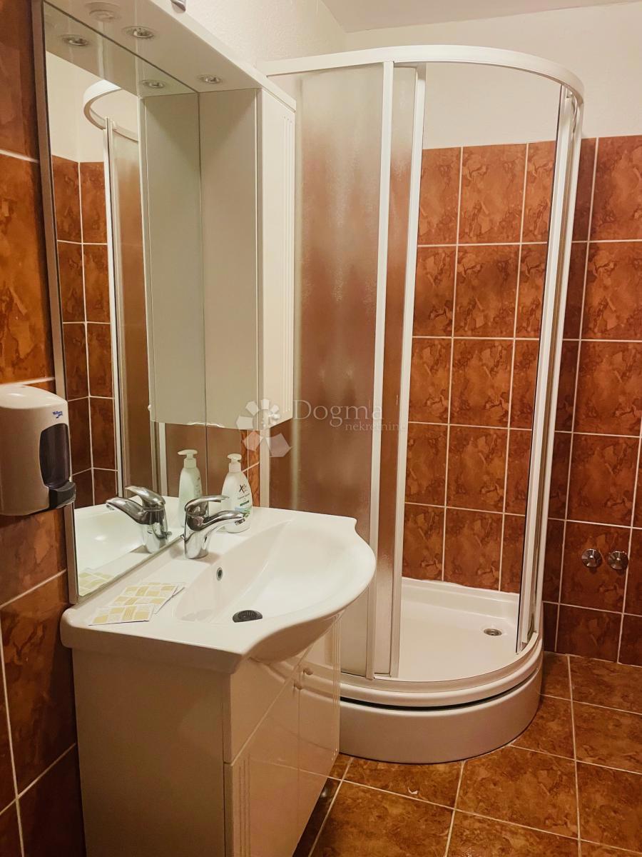 Albergo Buje, 1.229m2