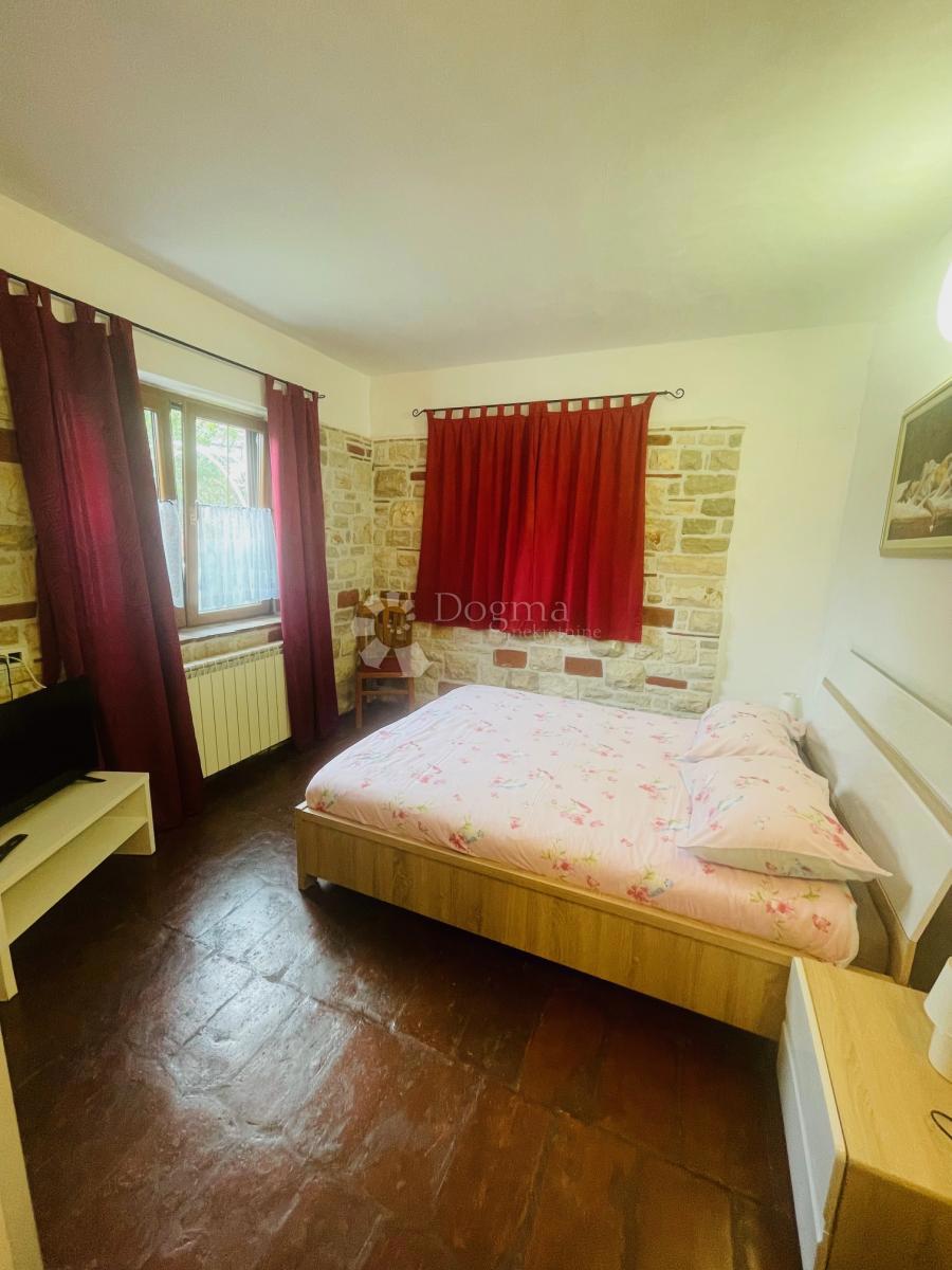 Albergo Buje, 1.229m2