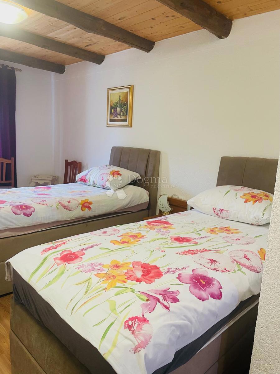 Albergo Buje, 1.229m2