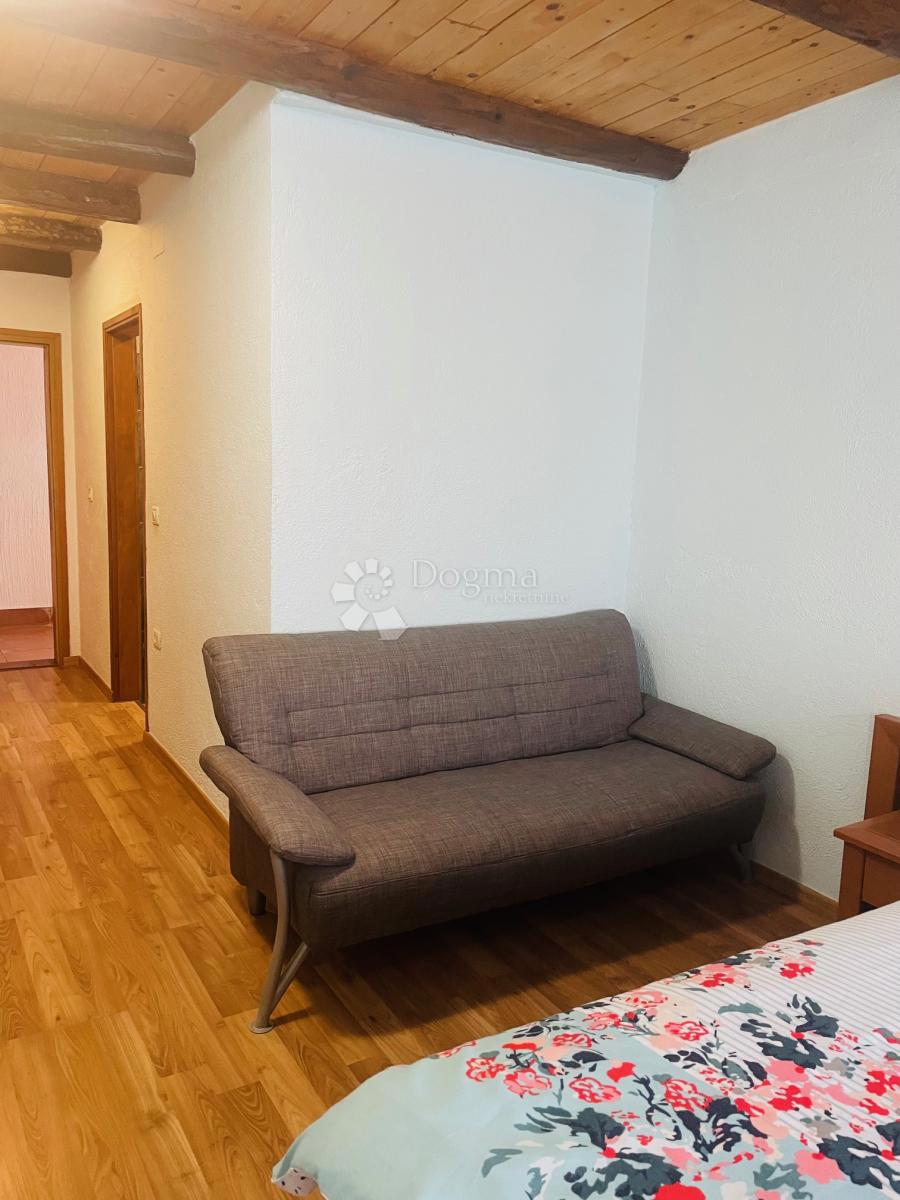 Albergo Buje, 1.229m2