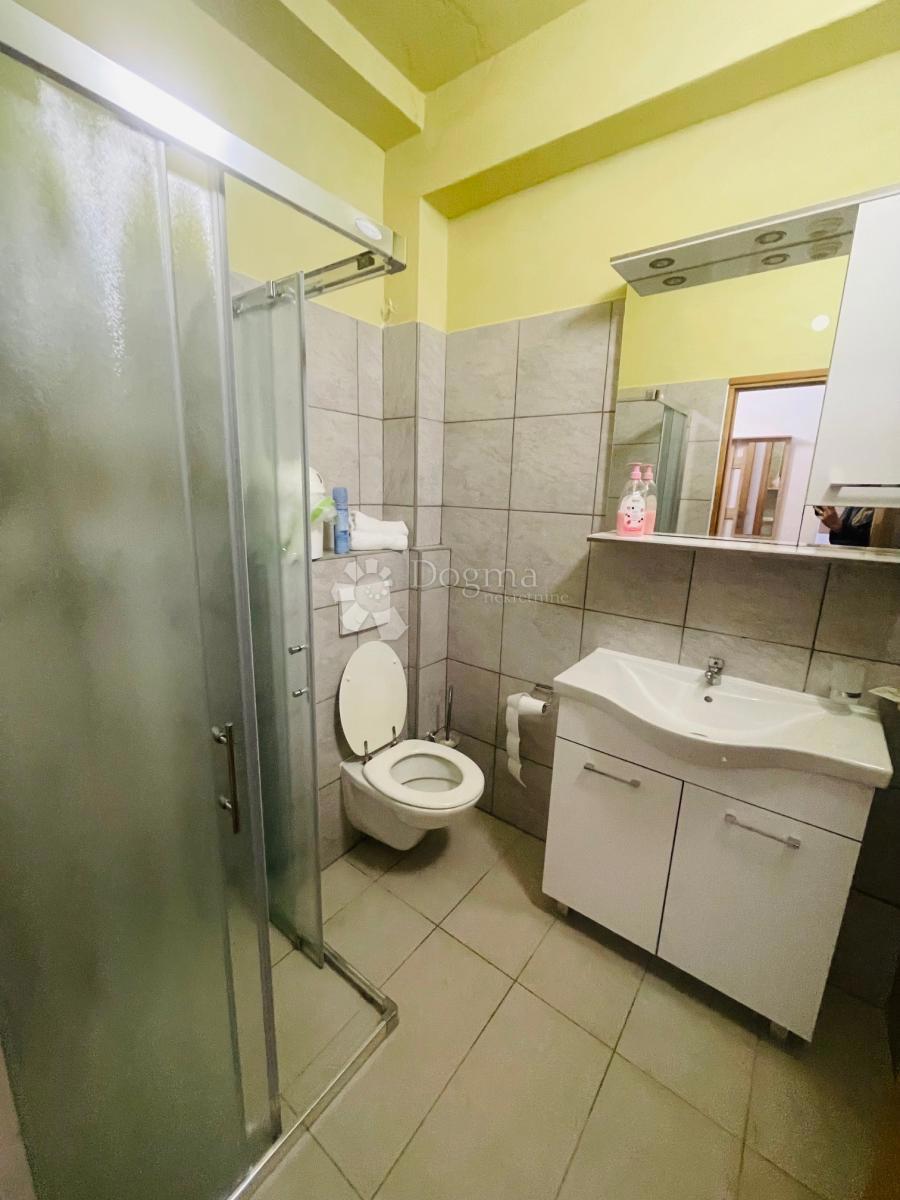 Albergo Buje, 1.229m2