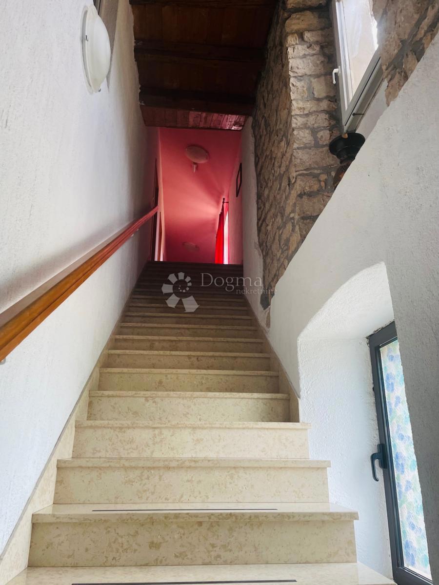 Albergo Buje, 1.229m2