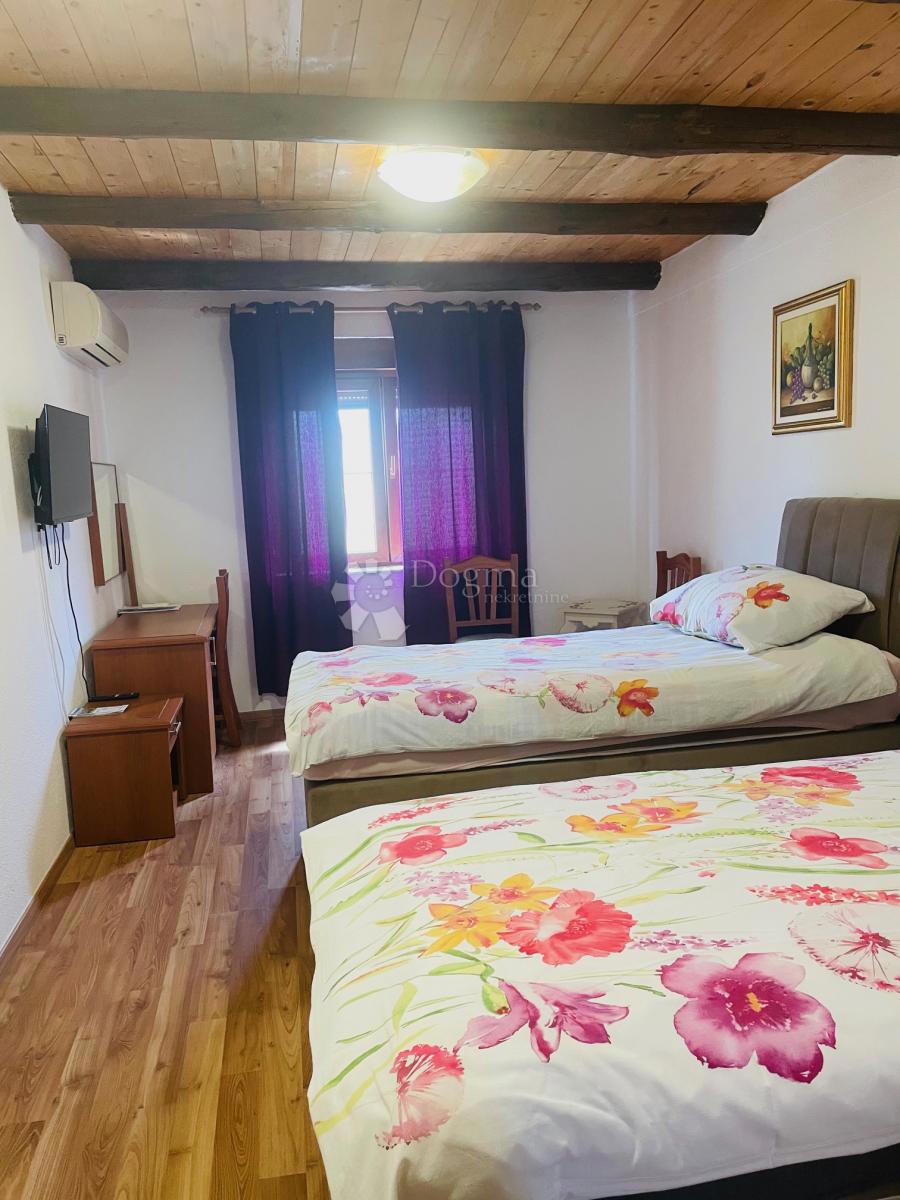 Albergo Buje, 1.229m2