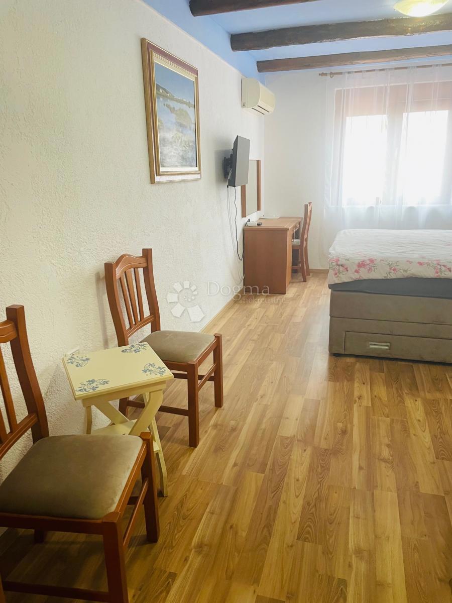 Albergo Buje, 1.229m2