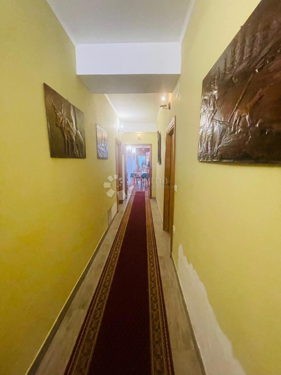 Albergo Buje, 1.229m2