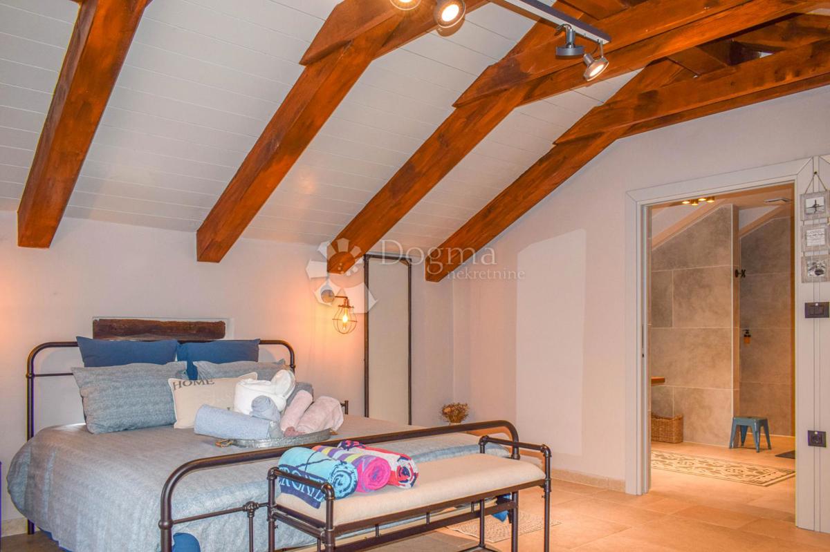 Casa Kringa, Tinjan, 295m2