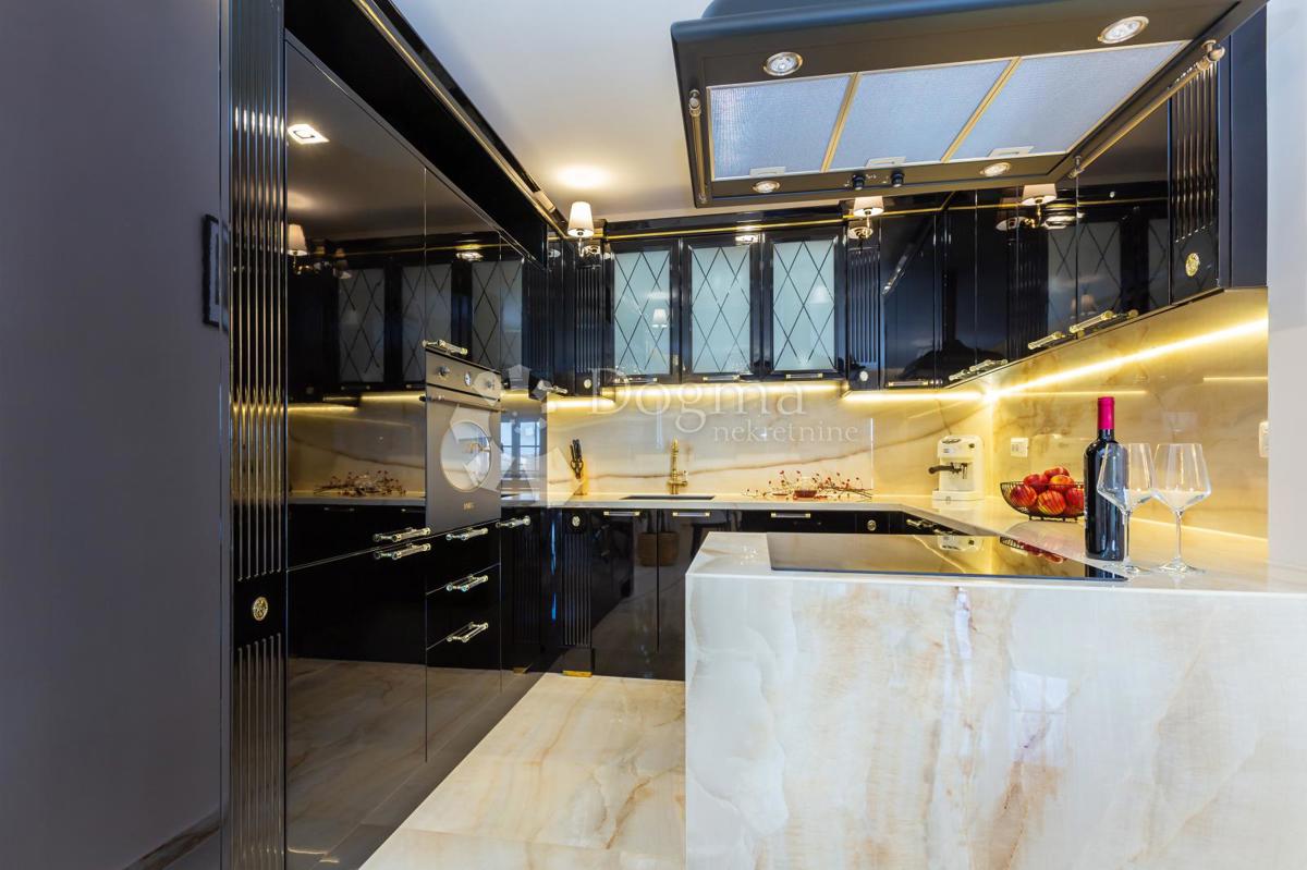 Casa Juršići, Svetvinčenat, 222m2