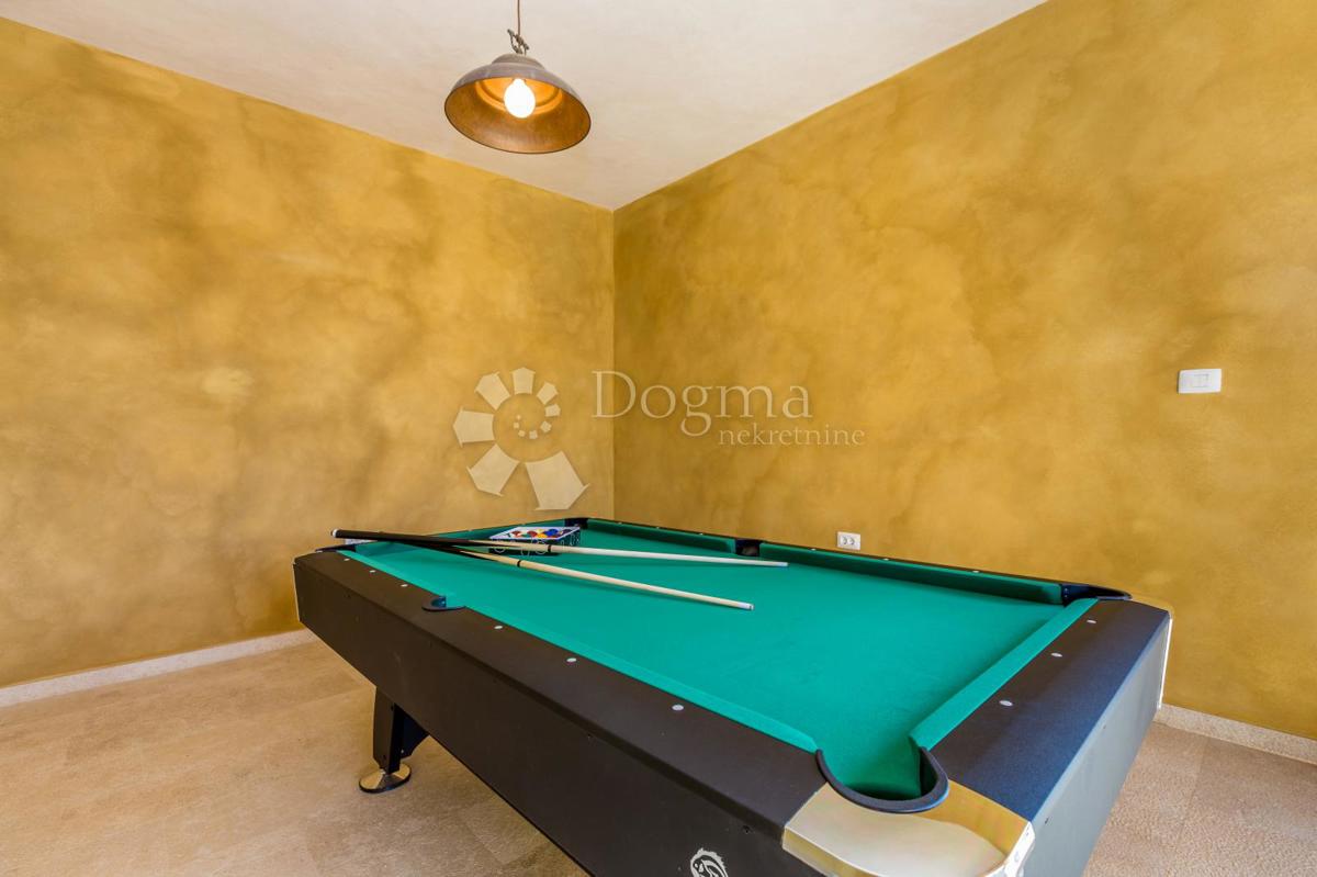 Casa Juršići, Svetvinčenat, 222m2