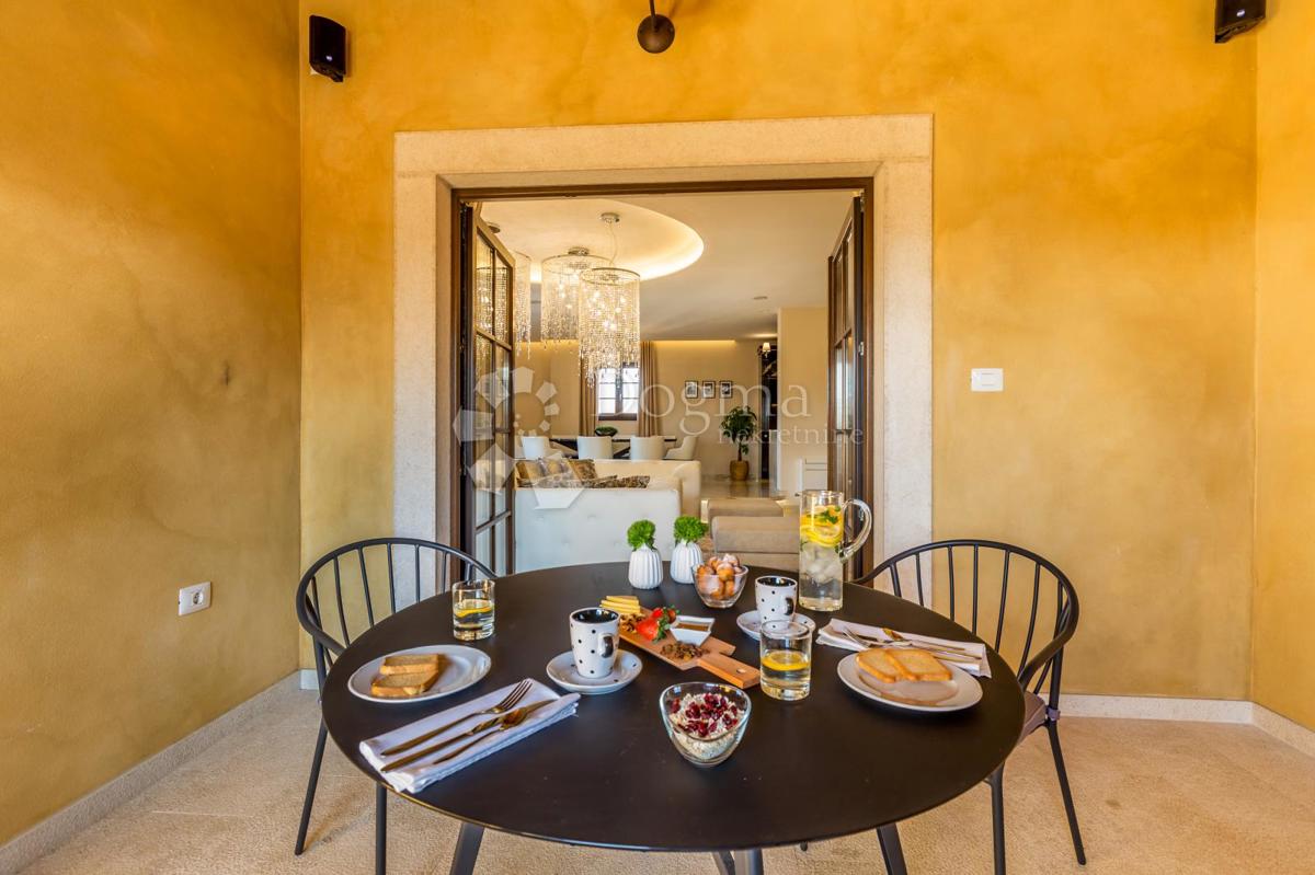 Casa Juršići, Svetvinčenat, 222m2