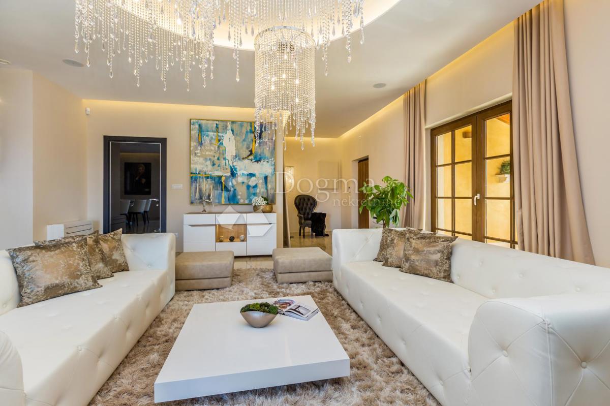 Casa Juršići, Svetvinčenat, 222m2