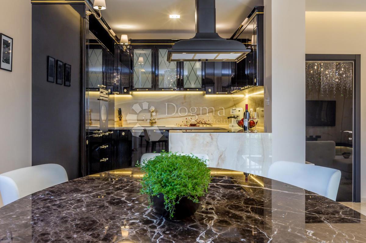 Casa Juršići, Svetvinčenat, 222m2