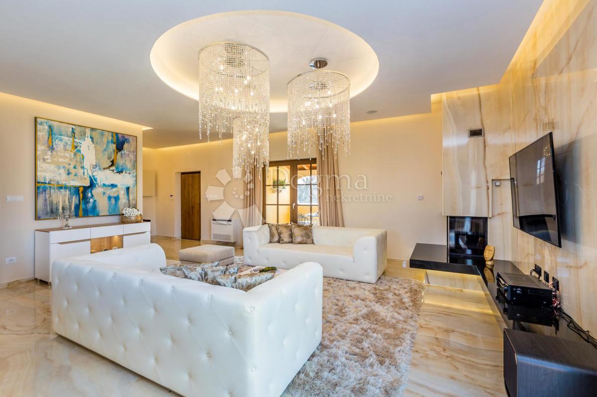 Casa Juršići, Svetvinčenat, 222m2