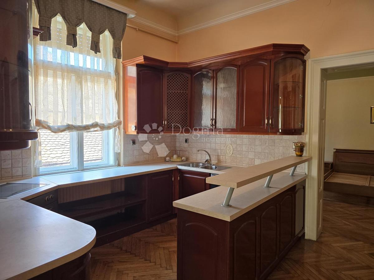 Allogio Centar, Varaždin, 182m2