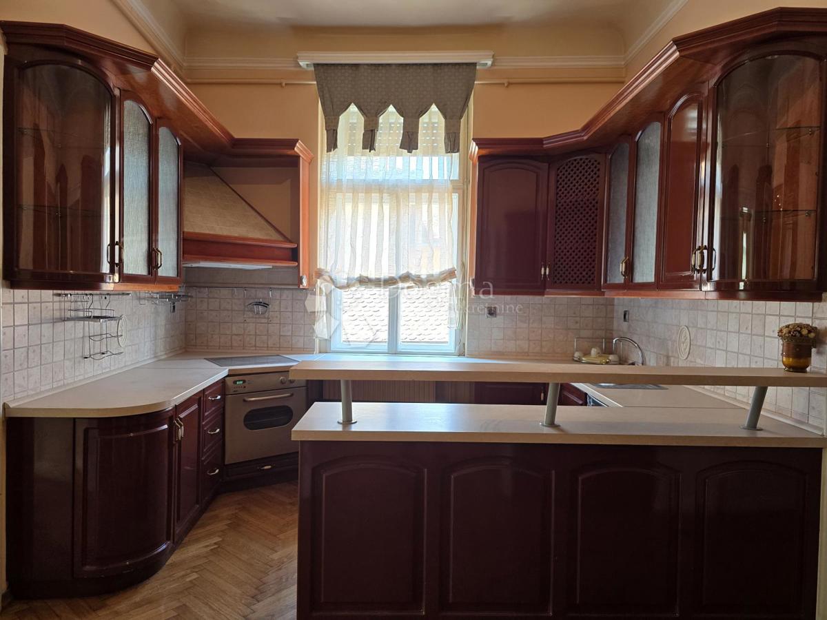 Allogio Centar, Varaždin, 182m2