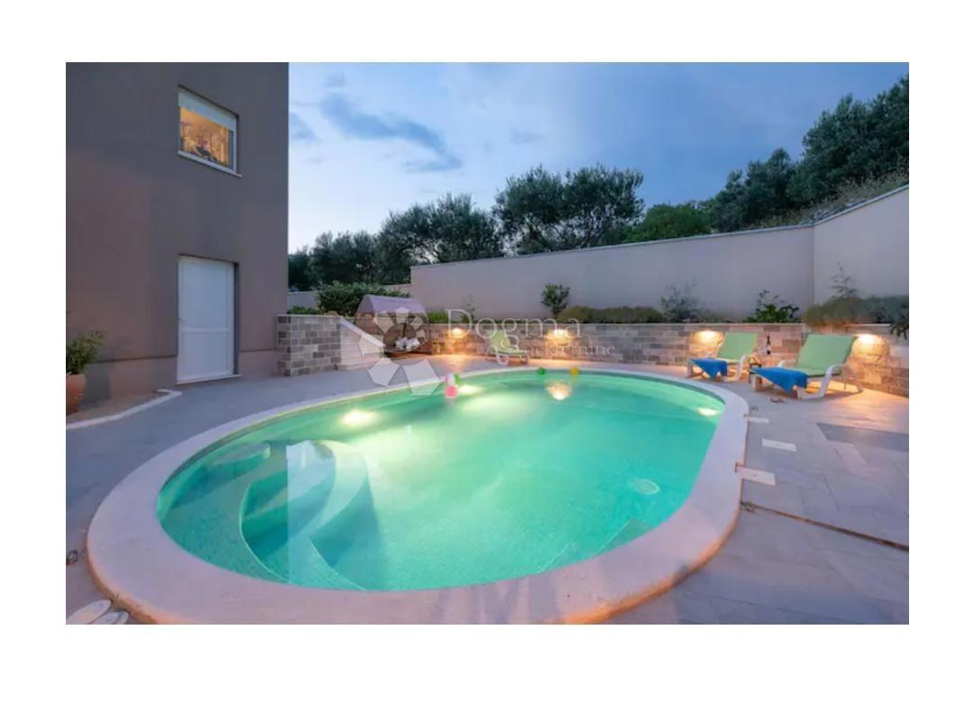Casa Klis, 422,23m2