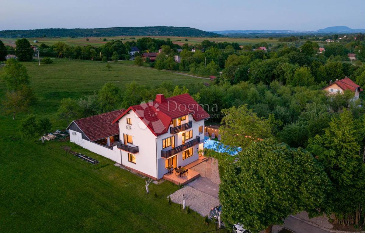 Casa Drežnik Grad, Rakovica, 385m2