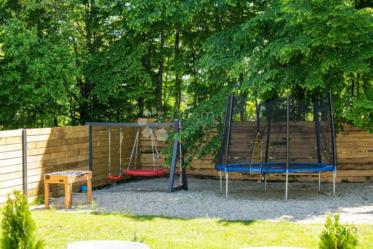 Casa Drežnik Grad, Rakovica, 385m2