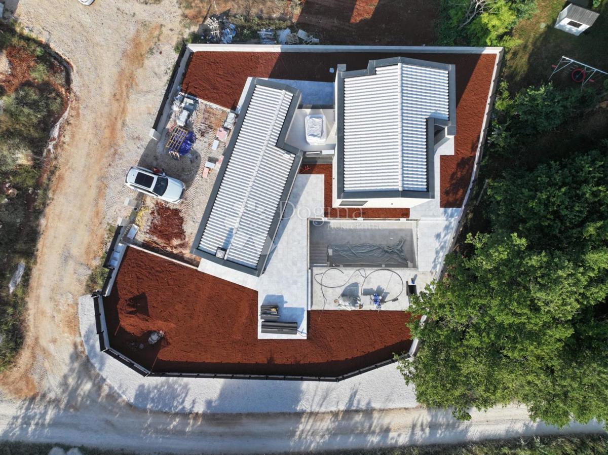 BELLA VILLA MODERNA NEI DINTORNI DI PARENZO