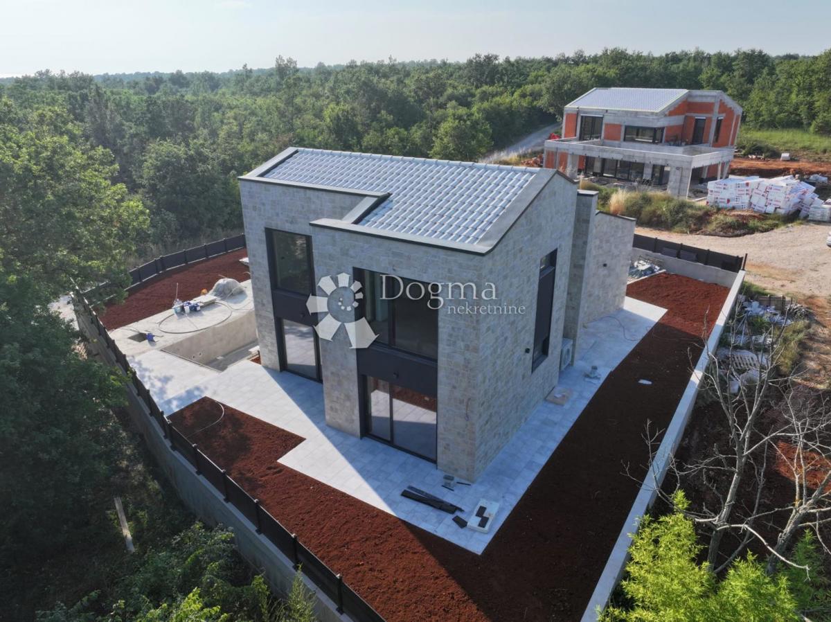 BELLA VILLA MODERNA NEI DINTORNI DI PARENZO