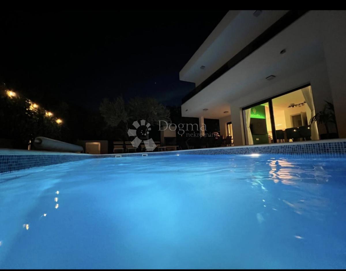 Casa Kaštel Stari, Kaštela, 180m2