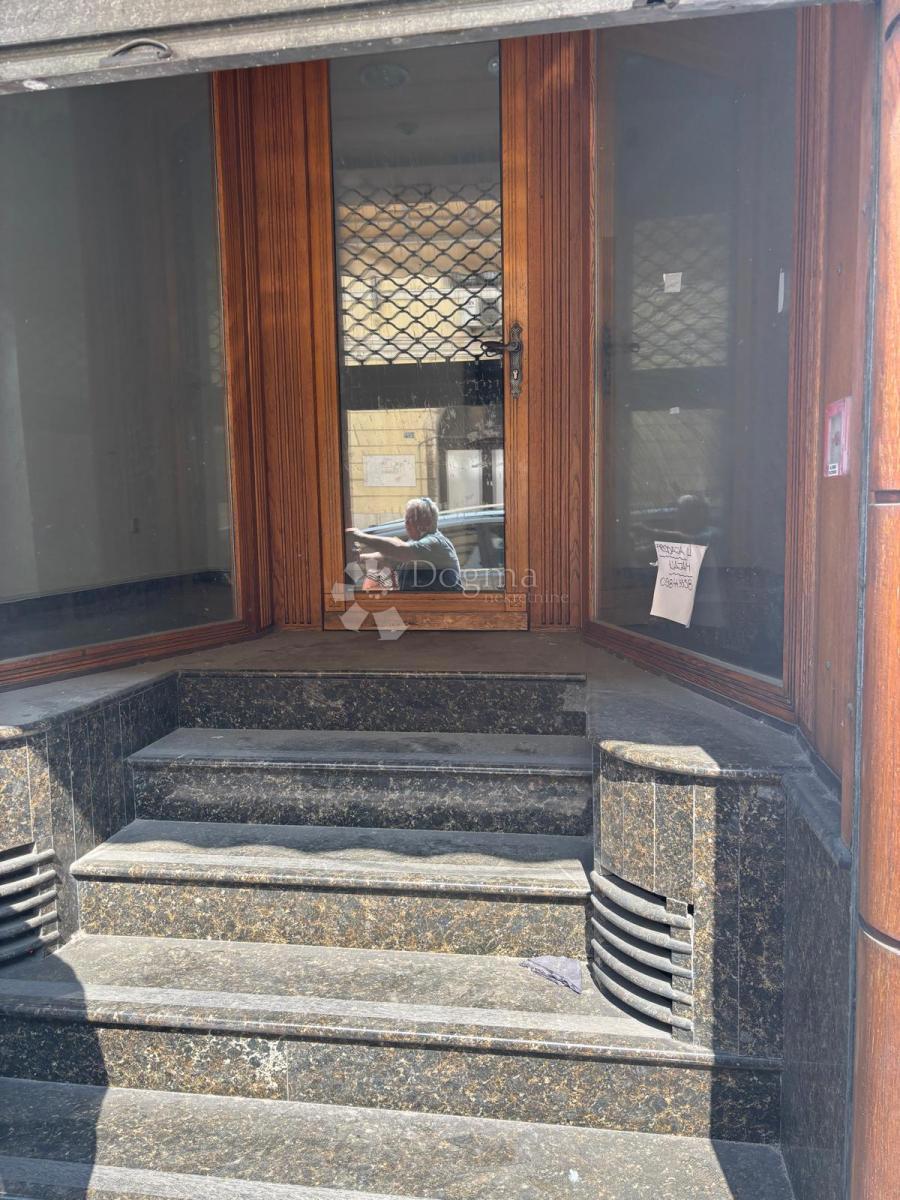 Locale commerciale Centar, Rijeka, 32m2