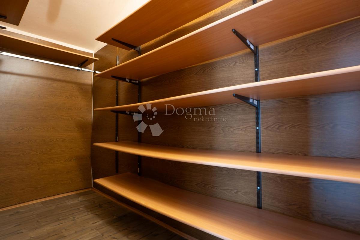 Casa Valdebek, Pula, 215m2