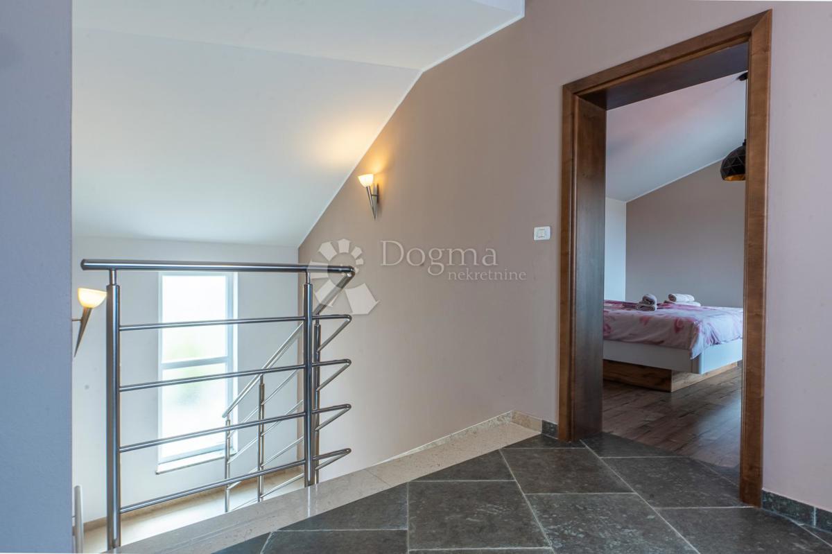 Casa Valdebek, Pula, 215m2