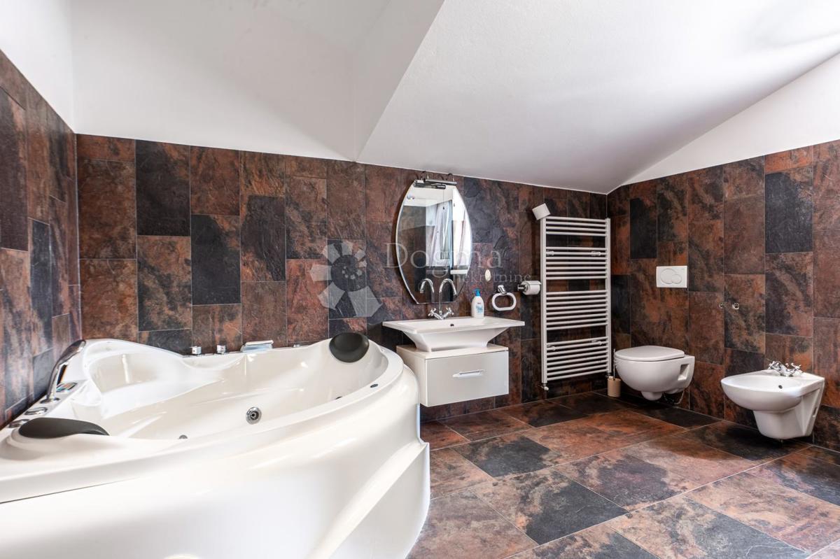 Casa Valdebek, Pula, 215m2