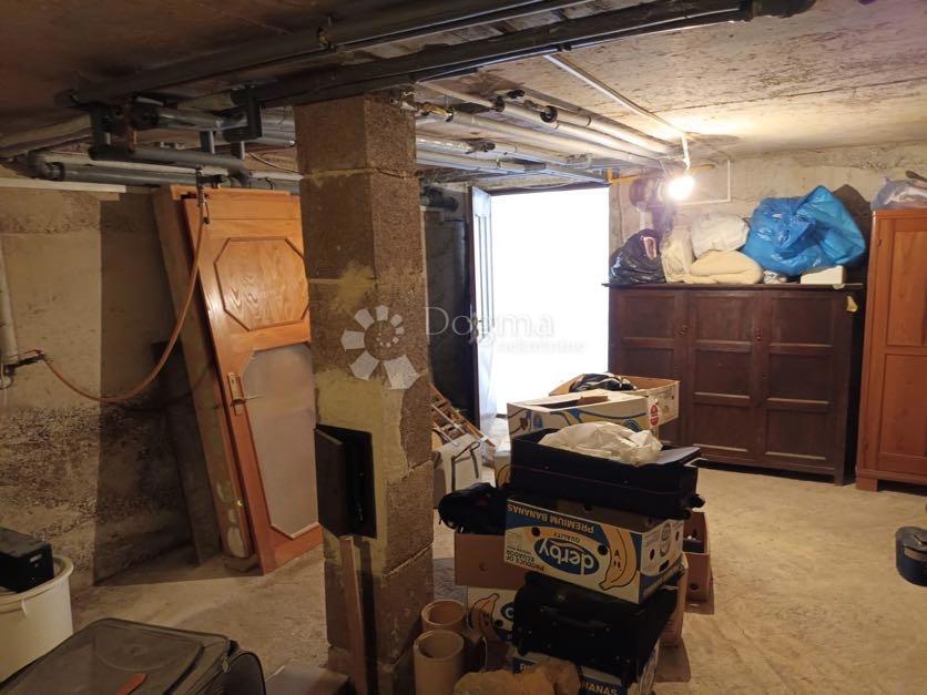 Casa Budak, Gospić - Okolica, 200m2