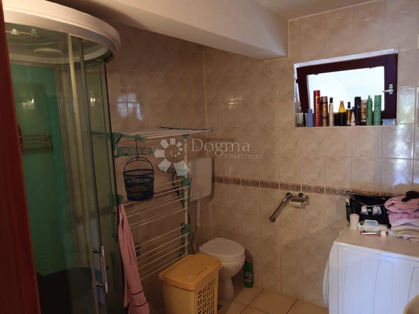 Casa Budak, Gospić - Okolica, 200m2