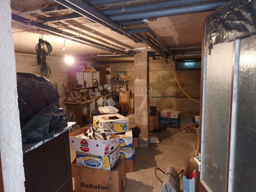 Casa Budak, Gospić - Okolica, 200m2