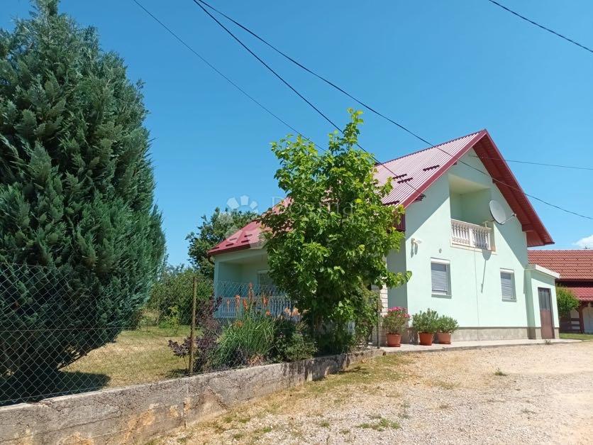 Casa Budak, Gospić - Okolica, 200m2