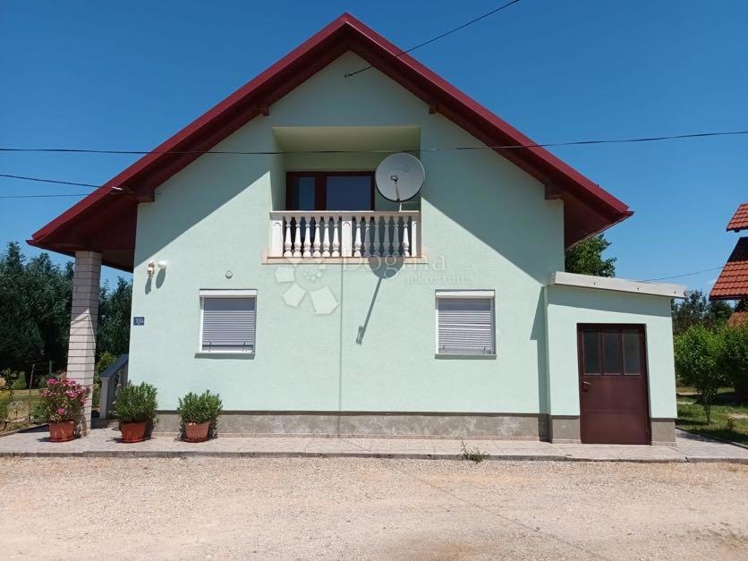 Casa Budak, Gospić - Okolica, 200m2