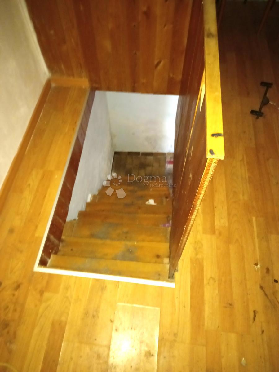 Istria, Tar, casa a schiera in pietra